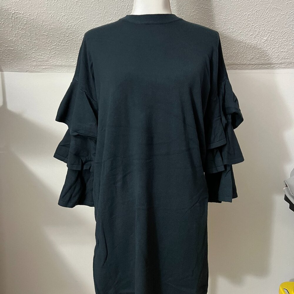 NWT Green Knit Ruffle Sleeve Dress - Open back - Size Medium - Olivaceous